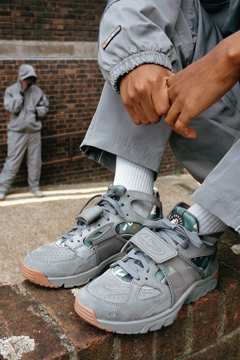 Nike air trainer shops huarache white