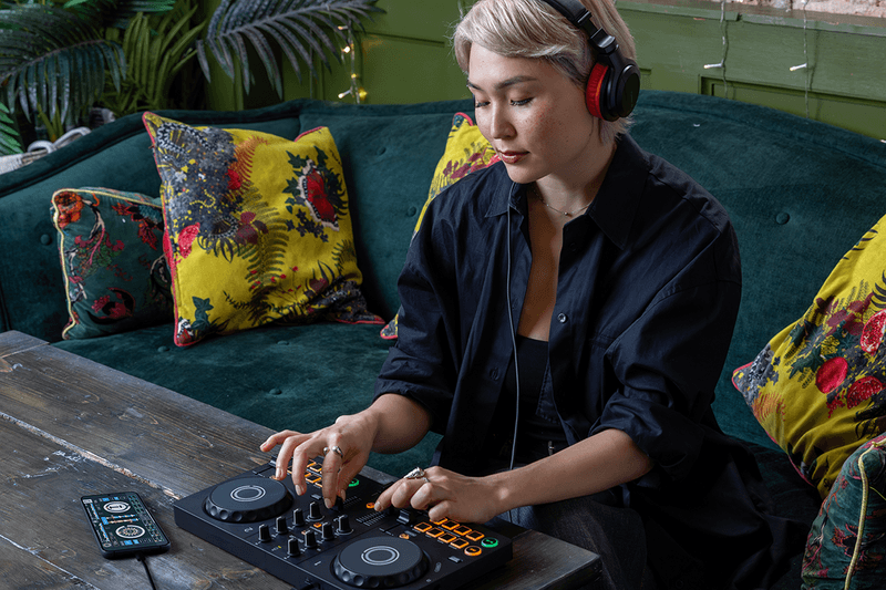 AlphaTheta's New DDJ-FLX2 is a Basic Two-Channel Controller AlphaTheta's New DDJ-FLX2 is a Basic Two-Channel Controller