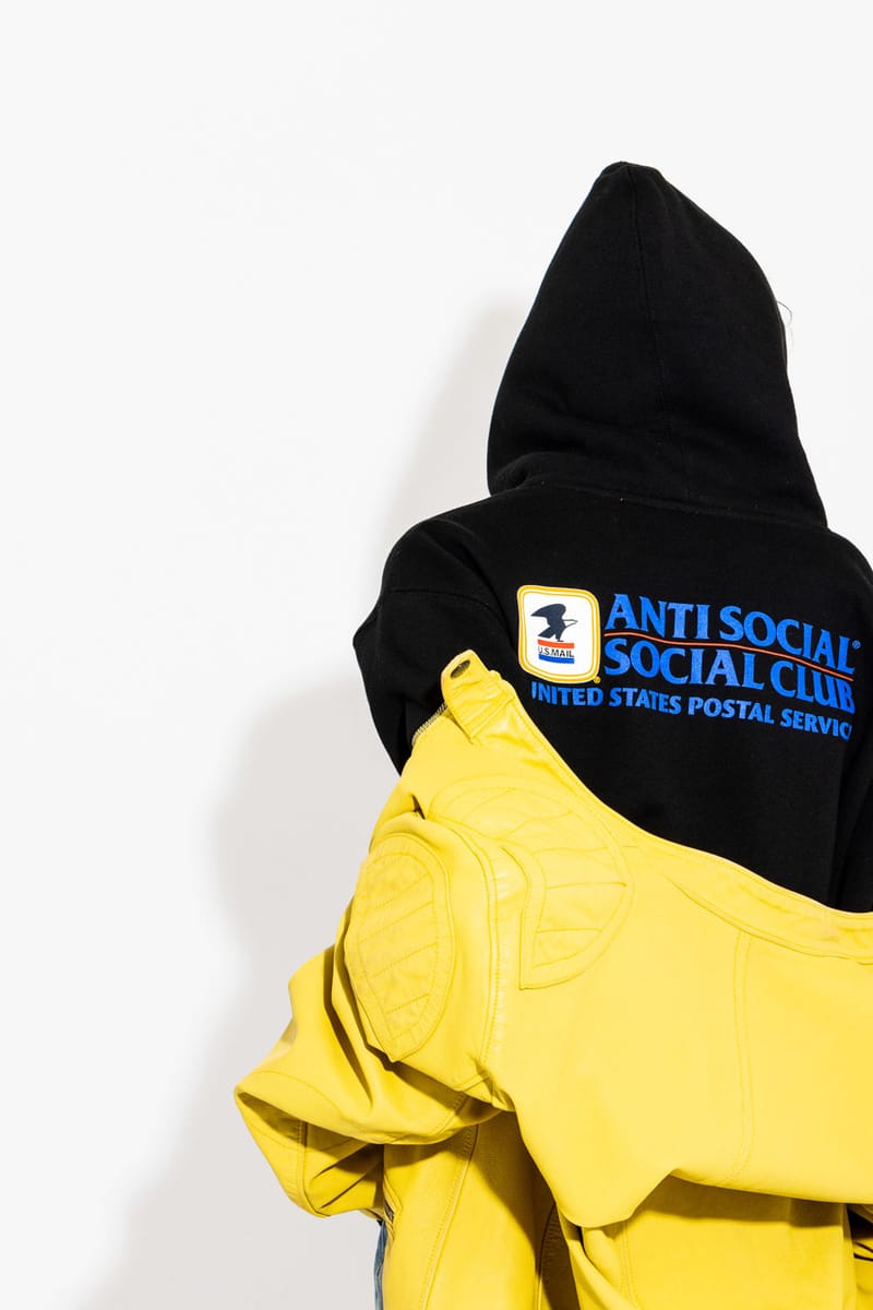 ★ ANTI SOCIAL SOCIAL CLUB★ Mind Game Glitter Hoodie Yello Anti Social Social Club Mind Games Glitter Hoodie | Yellow