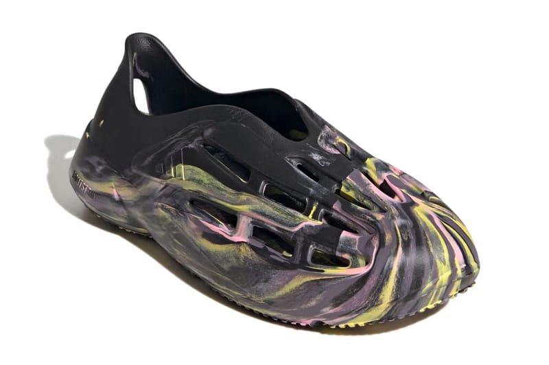 【Adidas コリア】 Lightblaze MOC adidas Lightblaze Moc MX Carbon JR7641