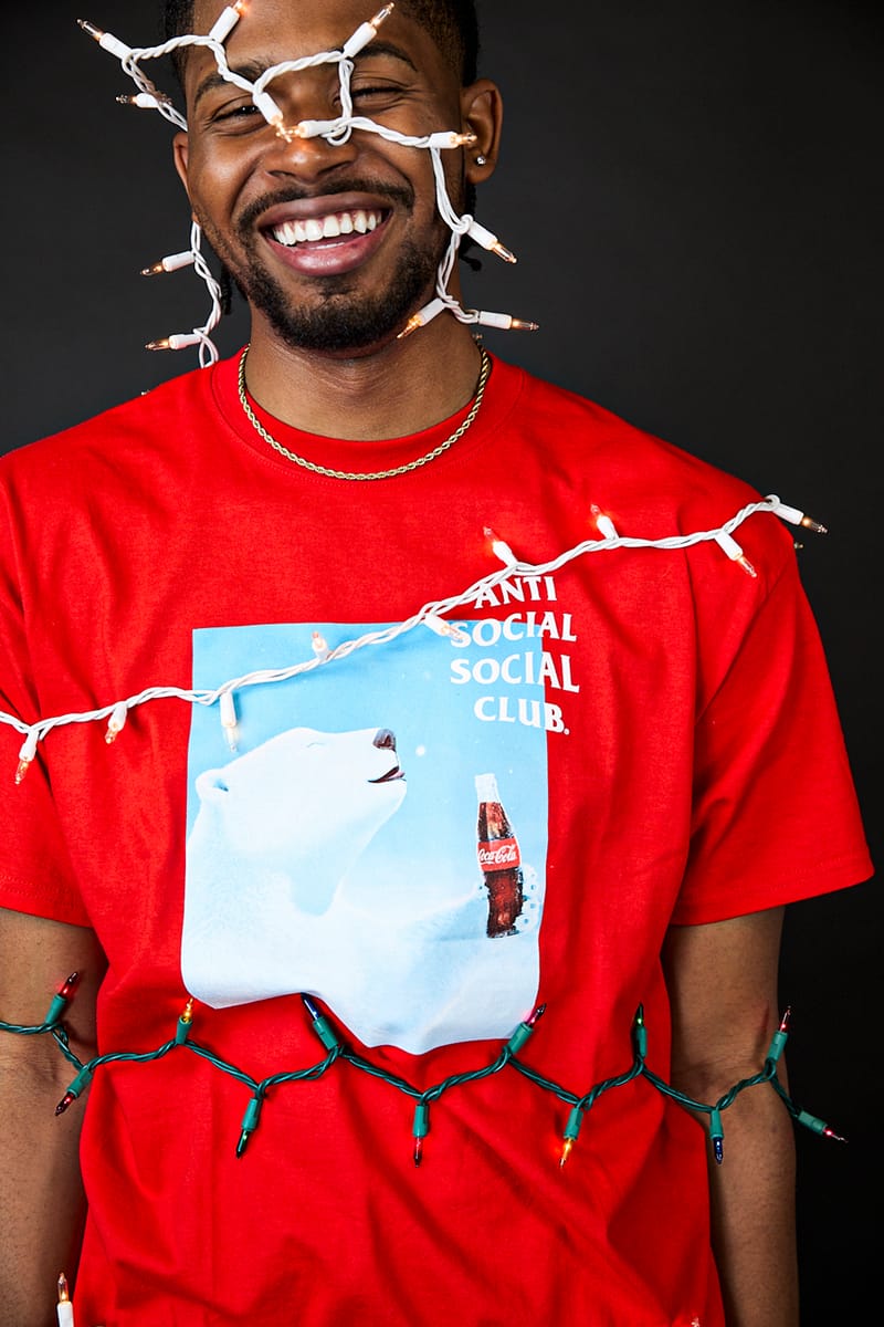 パーカー・フーディ [ANTI SOCIAL SOCIAL CLUB] COCA-COLA SANTA HOODIE Anti Social Social Club and Coca-Cola Are Ready to Rock