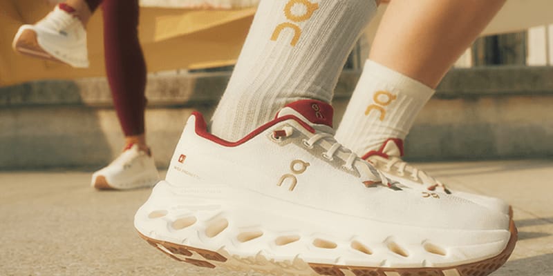 Cloudtilt 巳年限定カラー　ホワイト/レッド26.5cm Cloudtilt 巳年限定カラー ホワイト/レッド26.5cm On公式】オンライン