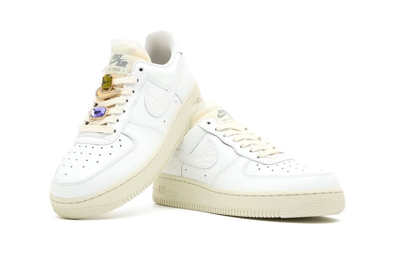 ★ Nike Air Force 1 Low llic Platinum llic Gold (W) Nike Air Force 1 Low Metallic Platinum Metallic Gold