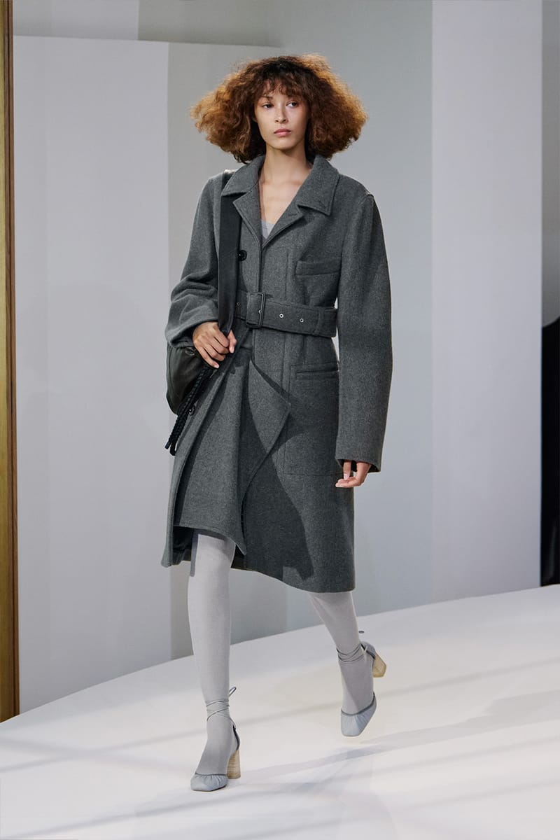 CHRISTOPHE LEMAIRE ステンカラーコート 1 グレー フランス製 Effortless Wearability Strikes Again for Lemaire FW25 | Hypebeast