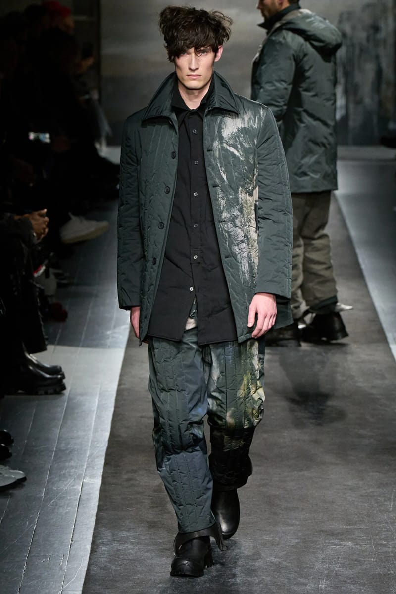 Yohji Yamamoto FW25 Paris Fashion Week Collection | Hypebeast Yohji Yamamoto FW25 Paris Fashion Week Collection | Hypebeast