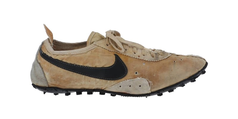Jacquemus Nike Jacumoon Sneaker HV8547-001 Release Info
