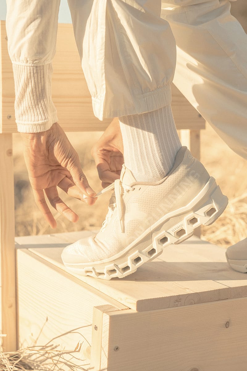 ◆コラボ◆INVINCIBLE X ON RUNNING CLOUDMONSTER 2(W)◆正規品 Men's Cloudmonster 2 INVINCIBLE | Beige & White | On United
