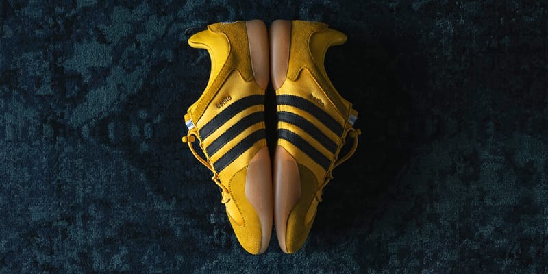スニーカー Adidas x Bad Bunny Ballerina Bold Gold Core Black Sneaker Politics