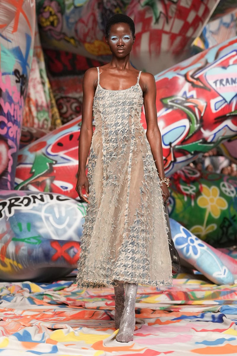 Passarela Fall/Winter 2025 da Diesel Repleta de Graffiti | Hypebeast