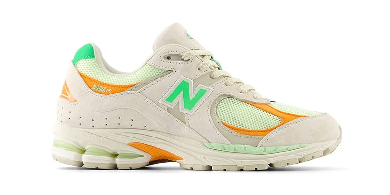 New Balance 名作 衝撃吸収 2002R ランニング レトロ スニーカー