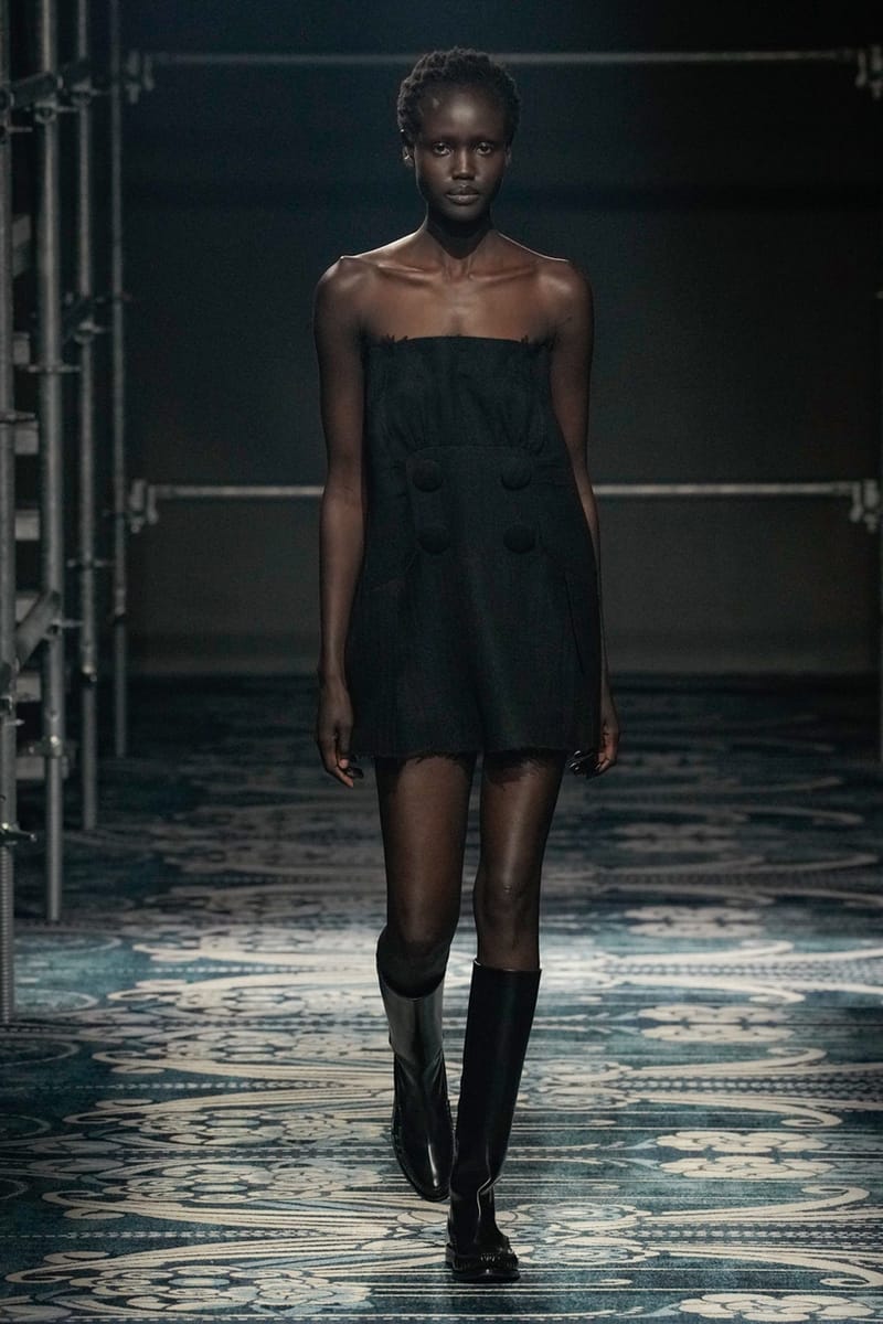 A Passarela Prada Outono/Inverno 2025 Chegou | Hypebeast