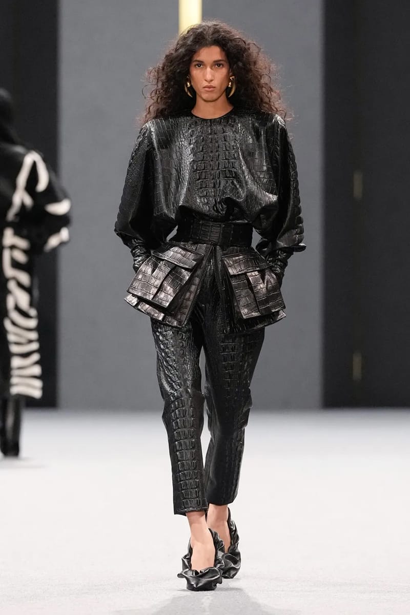 BALMAIN　ブローチ 2025年最新】Yahoo!オークション -ブローチ balmainの中古品