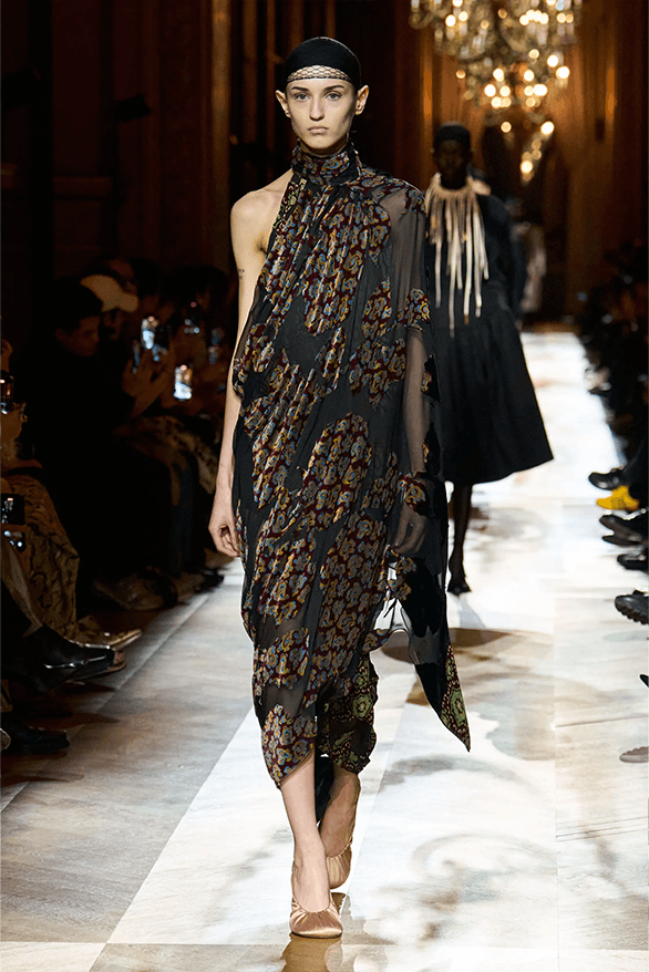 Dries Van Noten Fall/Winter 2025 by Julian Klausner | Hypebeast Dries Van Noten Fall/Winter 2025 by Julian Klausner | Hypebeast