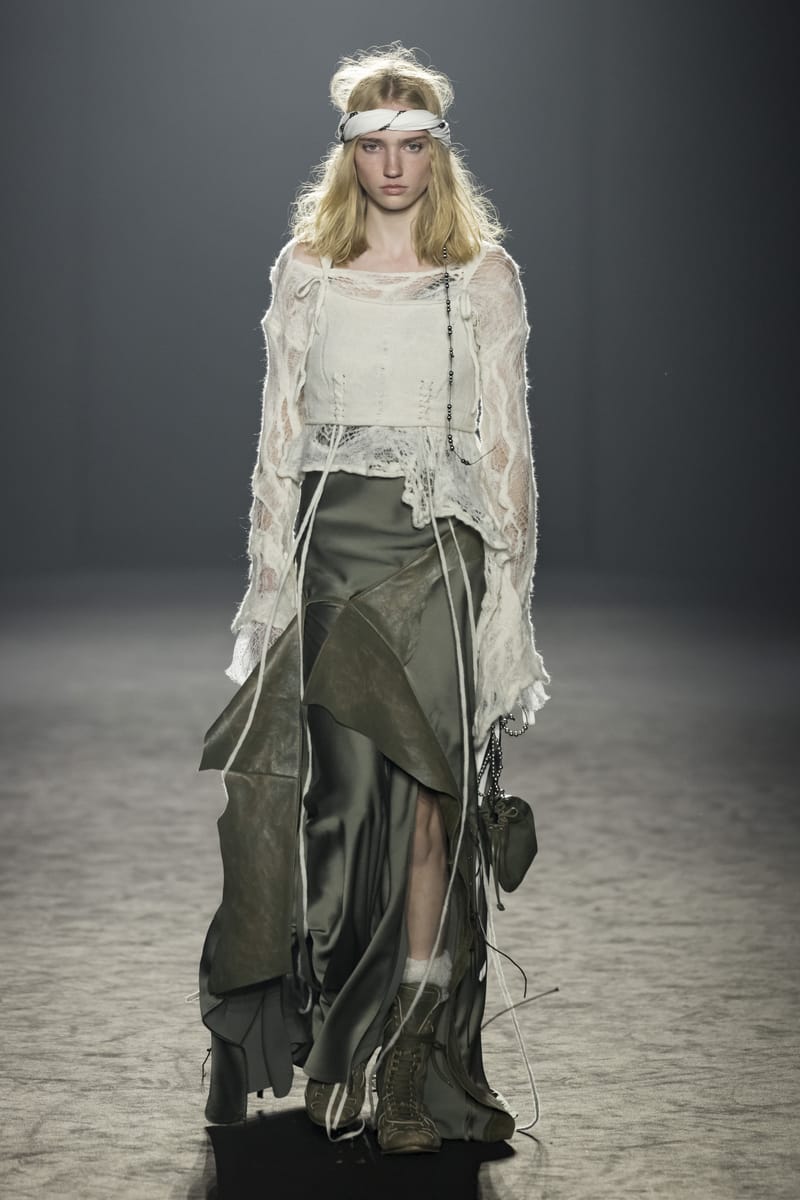 ANN DEMEULEMEESTER（Ann Demeulemeester Fall 2025 Fashion