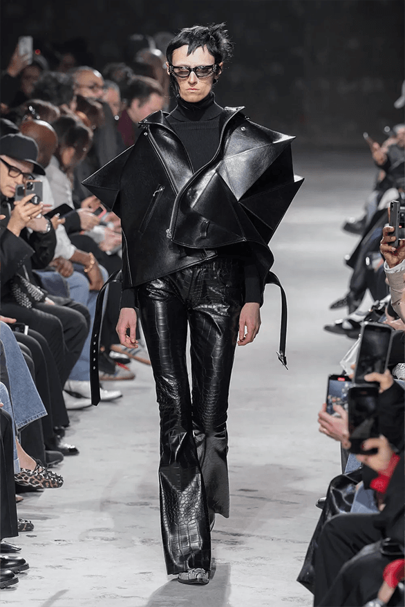 JUNYA WATANABE ブラックファーケープ Junya Watanabe Fall-Winter