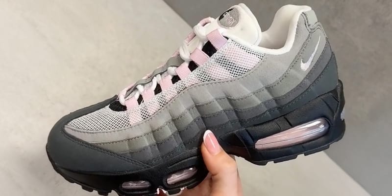 ☆人気カラー☆ Nike AirMax95 Gunsmoke Pink Foam ☆人気カラー☆ Nike AirMax95 Gunsmoke Pink Foam
