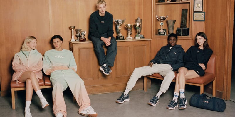 アシックスとA.P.C.がアパレルとシューズを揃えたテニス