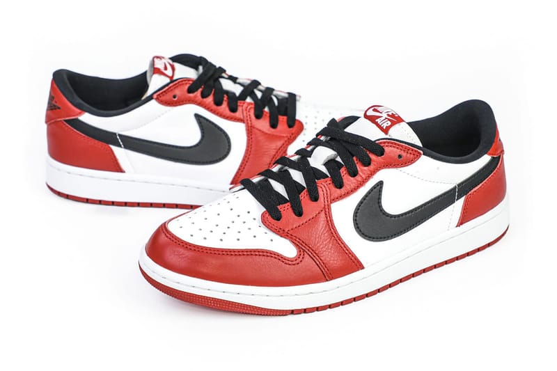 jordan1low ジョーダン エアジョーダン シカゴブルズ 22cm ノースカロライナ大学&ブルズカラーを纏ったエアジョーダン1が