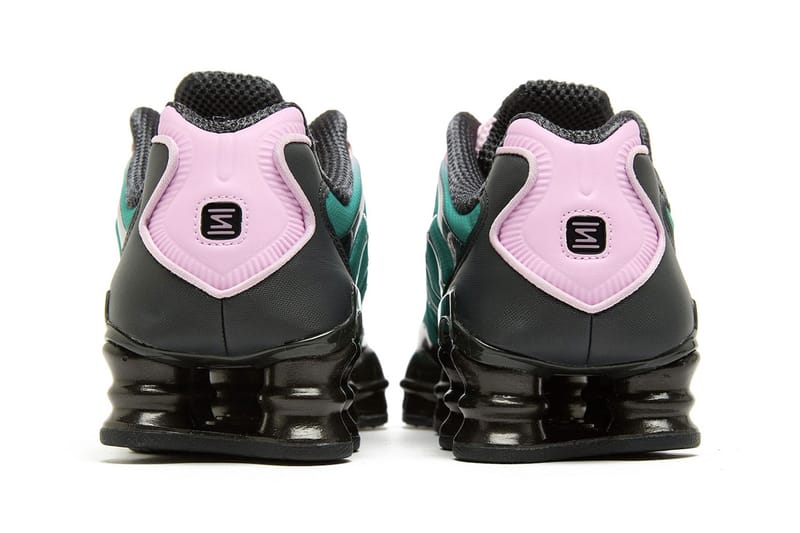 りくお Nike Shox tl Nike Shox TL Light Arctic Pink IH1336-600 | SneakerNews.com