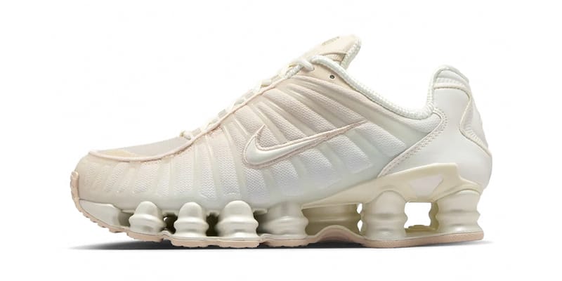 NIKE W NIKE SHOX TL ホワイト (27 cm) Amazon.com | Nike Women's Low-Top Sneakers, Multicoloured