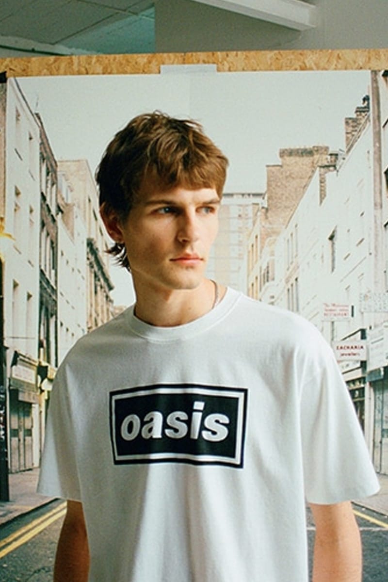 オアシス　oasis リーバイス　コラボTシャツ 240708_LV_PDPLD_24_588_LAYDOWN