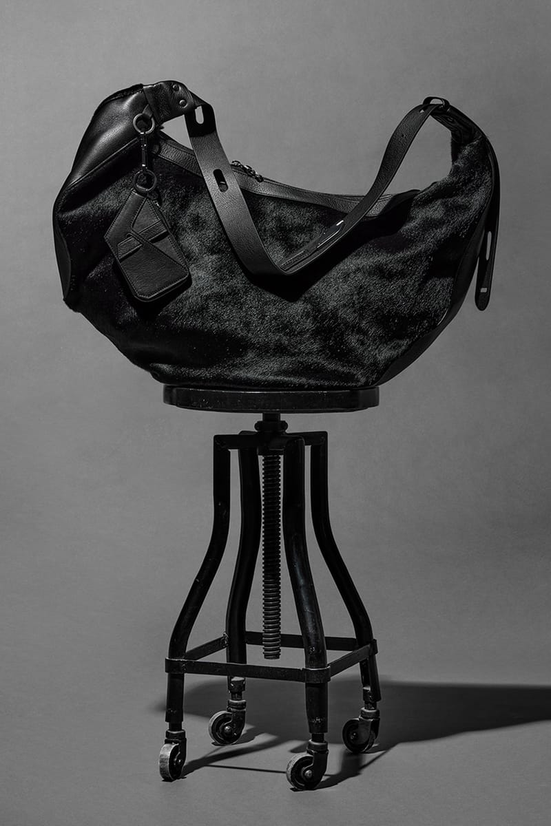 kiko kostadinov ハンドバッグ KIKO KOSTADINOV - FOX × KIKO EXPANDABLE BAG FLINT STONE