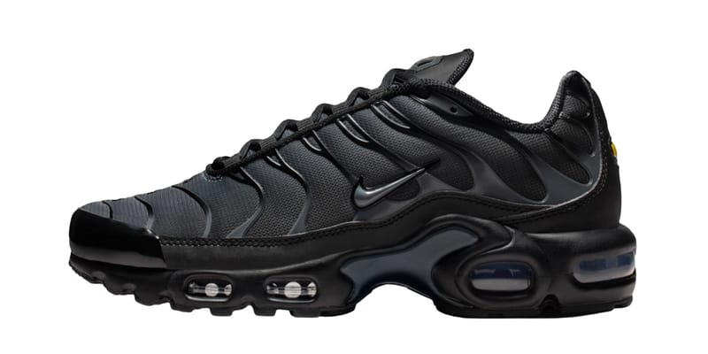 Official Look Nike Air Max Plus “Black/Metallic Silver