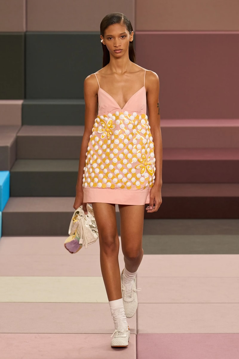 Fendi 2026 春夏系列大秀呈现色彩梦境 | Hypebeast