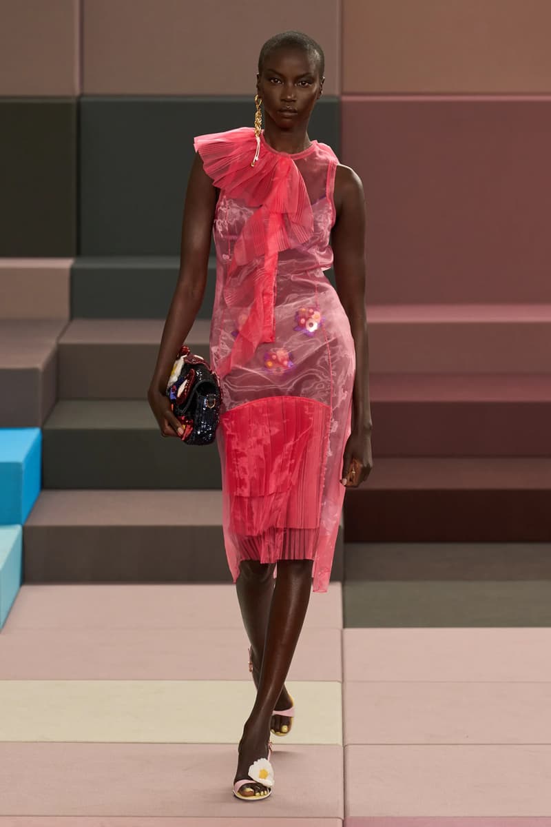 Fendi 2026 春夏系列大秀呈现色彩梦境 | Hypebeast