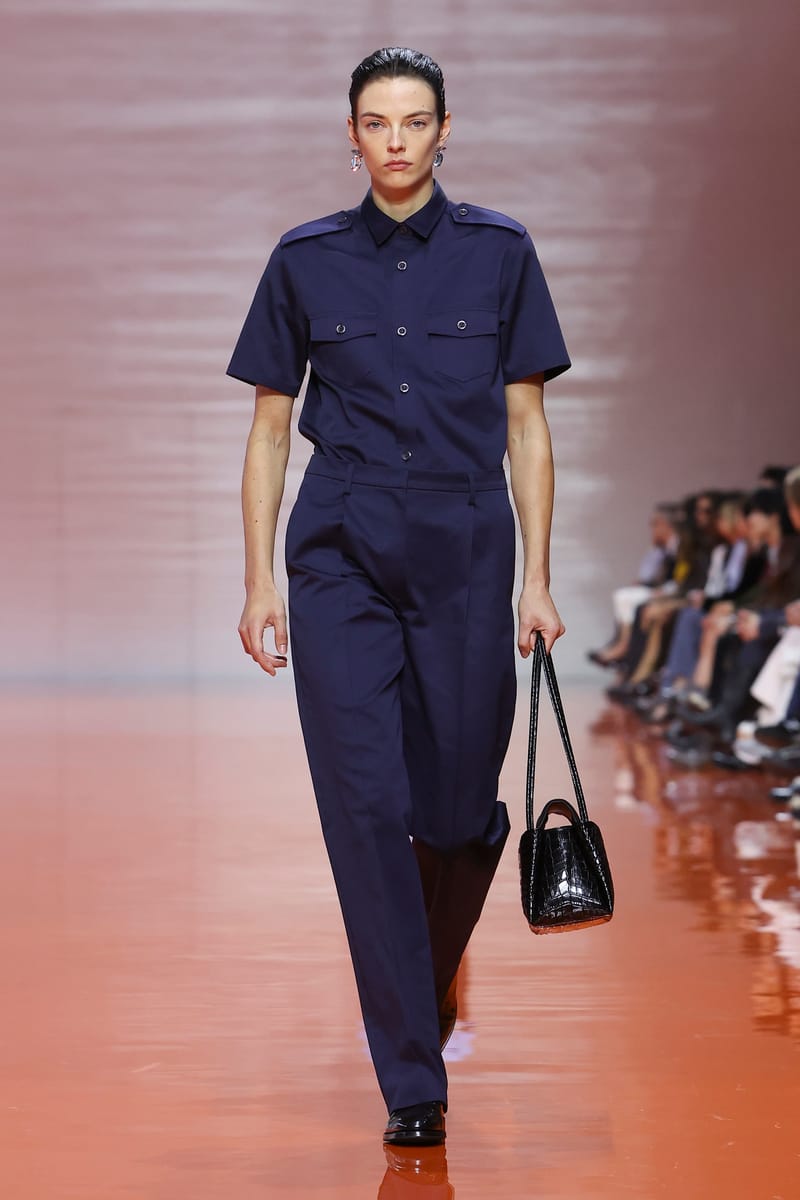 miu miu 変形ドレスシャツ プラダarchive prada 40 プラダ 2026年春夏コレクション | Hypebeast.JP