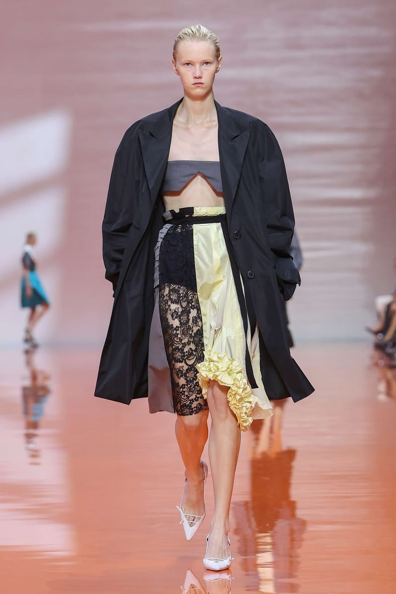 miu miu 変形ドレスシャツ プラダarchive prada 40 プラダ 2026年春夏コレクション | Hypebeast.JP