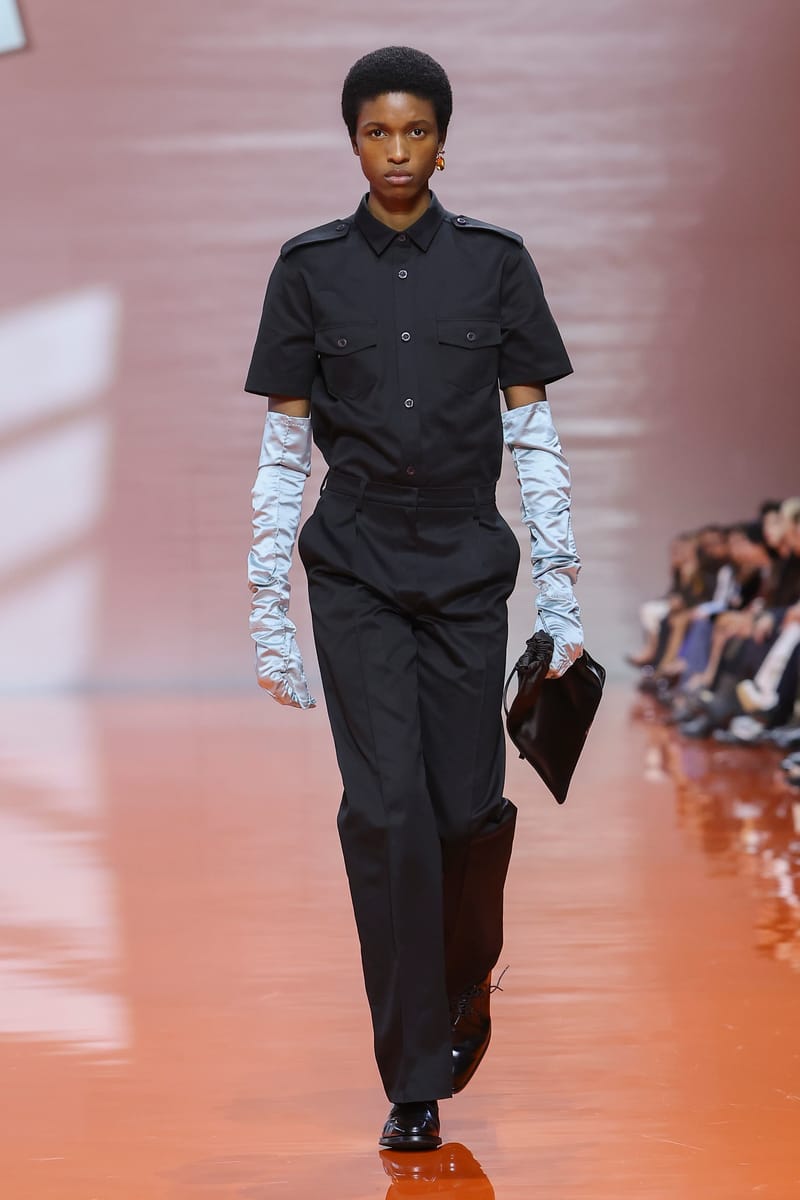 miu miu 変形ドレスシャツ プラダarchive prada 40 プラダ 2026年春夏コレクション | Hypebeast.JP