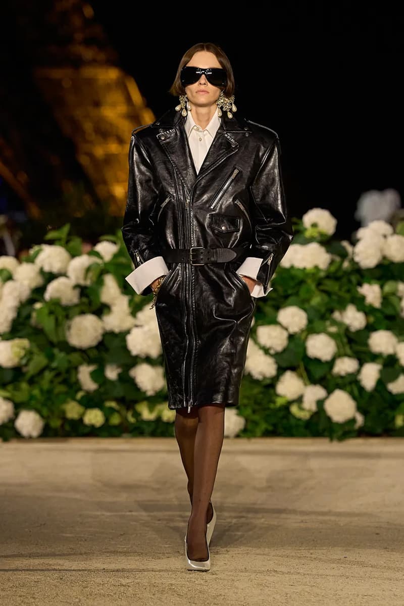 Saint Laurent 2026 春夏系列大秀宣告女性力量新典範 | Hypebeast