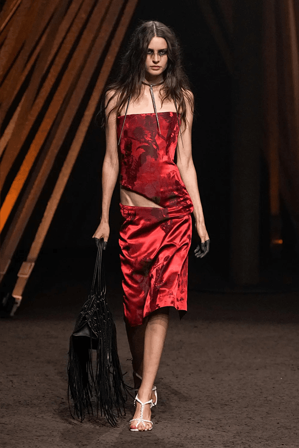 Alexander McQueen Spring Summer 2026 Hypebeast Alexander Mcqueen Spring Summer 2026 Paris Fashion Week Womenswear Runway 36 