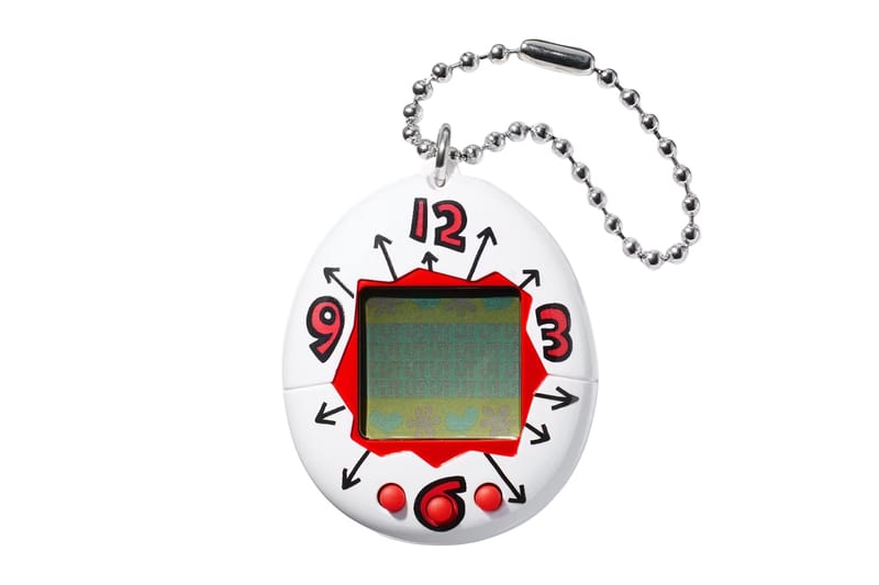 ユニクロ限定品 Tamagotchi's Limited Edition Tamagotchi Celebrates 30th Anniversary With New '90s