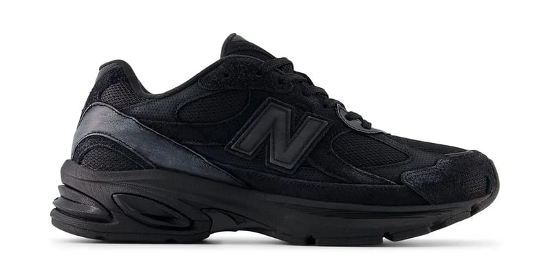 New Balance ブラックスニーカー ニューバランス「2010」にオールブラックを含む新作3色が登場