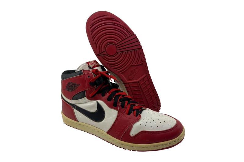 MICHAEL　JORDAN　ジョーダン　BULLS　ブルズ　未使用　レア マイケル・ジョーダン着用のエアジョーダン1が約3,200万円で落札