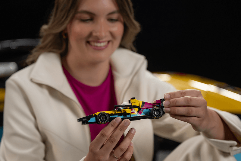 LEGO 推出真实版 F1 赛车，「LEGO Racing」将于 2026 加入 F1 ACADEMY 赛场 | Hypebeast