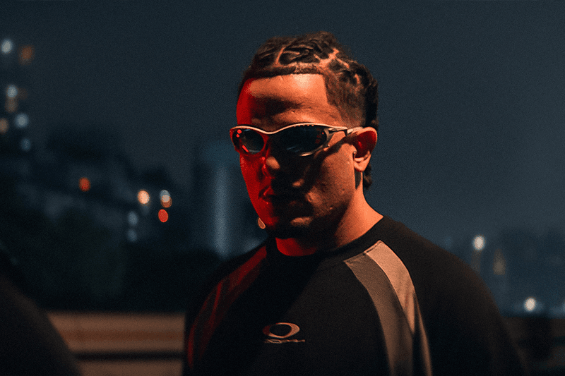 Oakley 再度携手 Podpah，经典 Teeth Alpha 回归 | Hypebeast