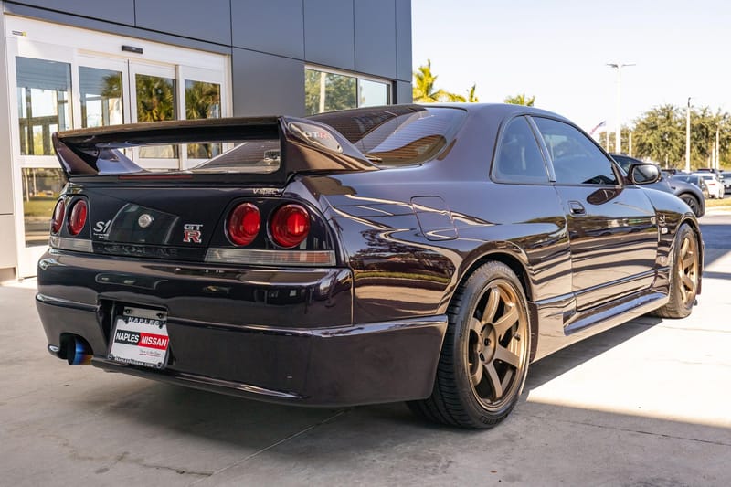 Midnight Purple R33 Nissan Skyline GT-R NISMO S1 Auction Midnight Purple R33 Nissan Skyline GT-R NISMO S1 Auction
