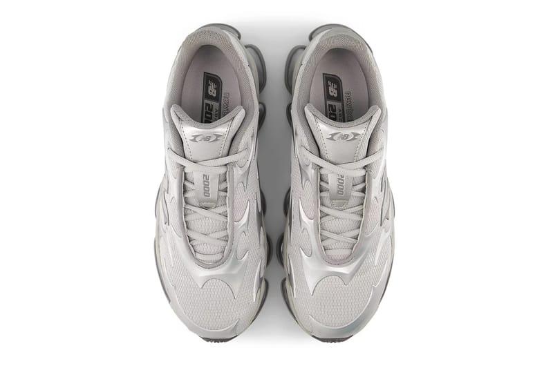 ニューバランスアブゾーブ2000に新色“シルバーメタリック”が登場