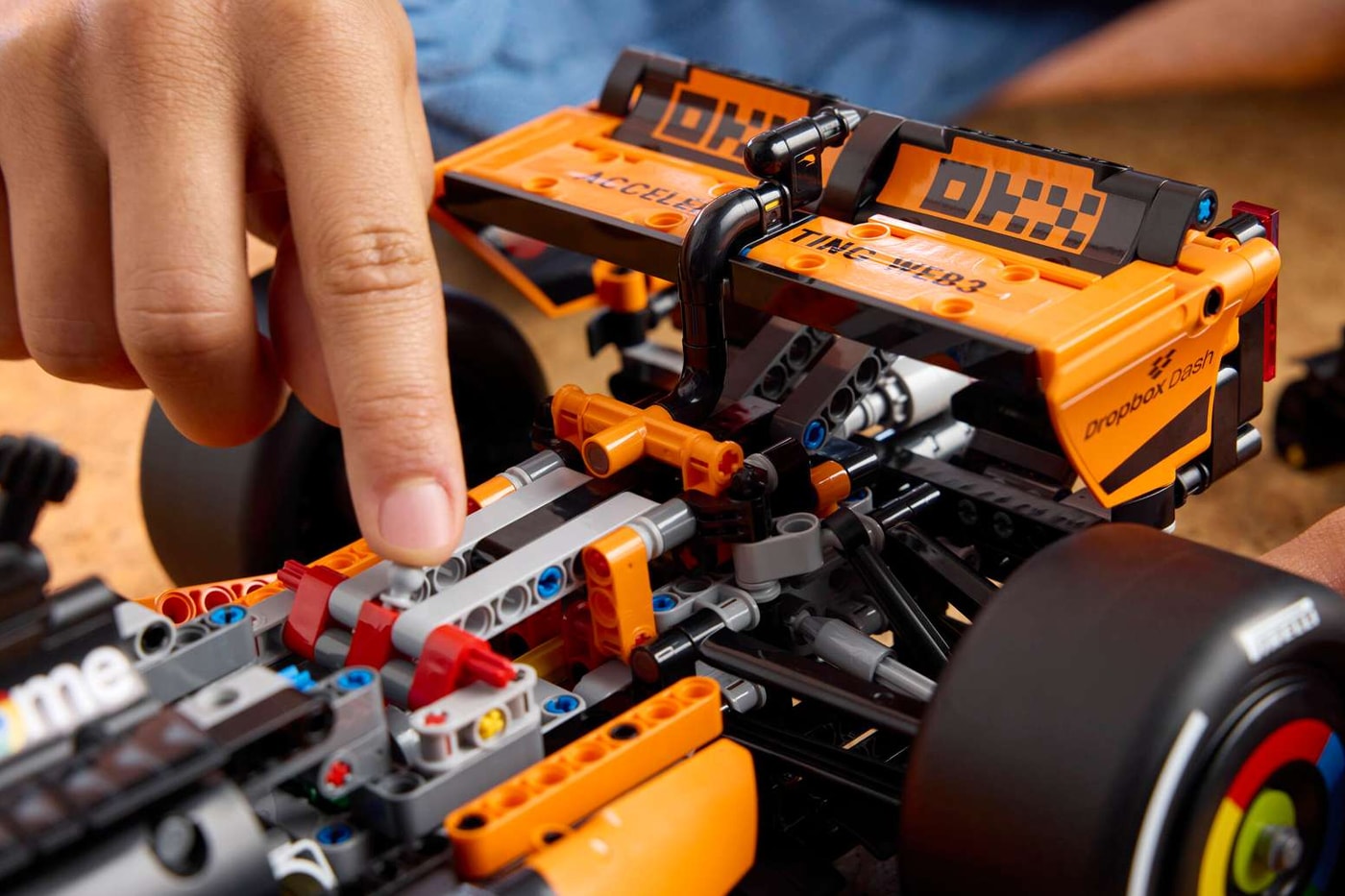 LEGO Technic McLaren MCL39 : l’hommage officiel à la saison F1 2025 ...