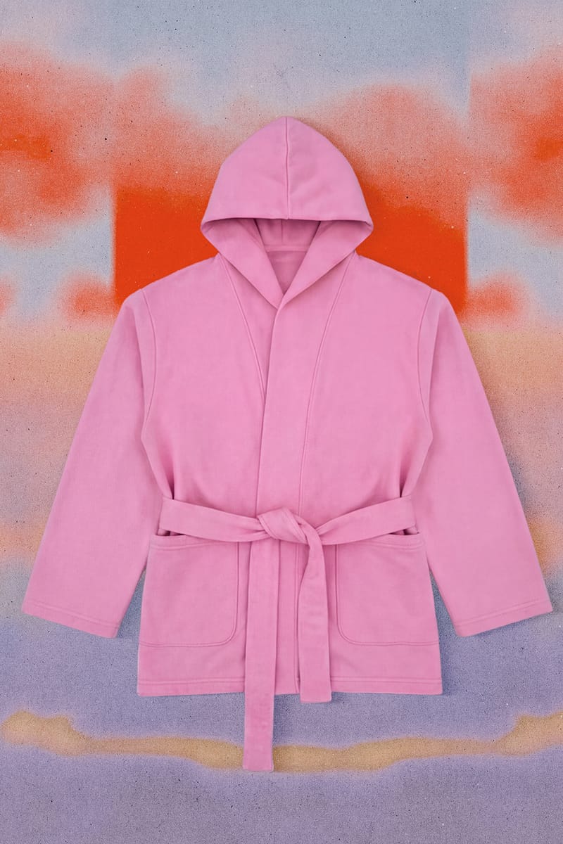 SKYLRK REVERSE PINK HOODIE 原宿限定 has he released this hoodie yet? : r⁄SKYLRK SKYLRK REVERSE PINK