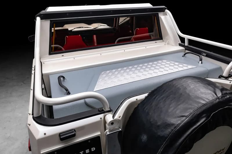 近乎全新低里數罕有 1990 Lamborghini LM002「Rambo Lambo」現正放售 | Hypebeast