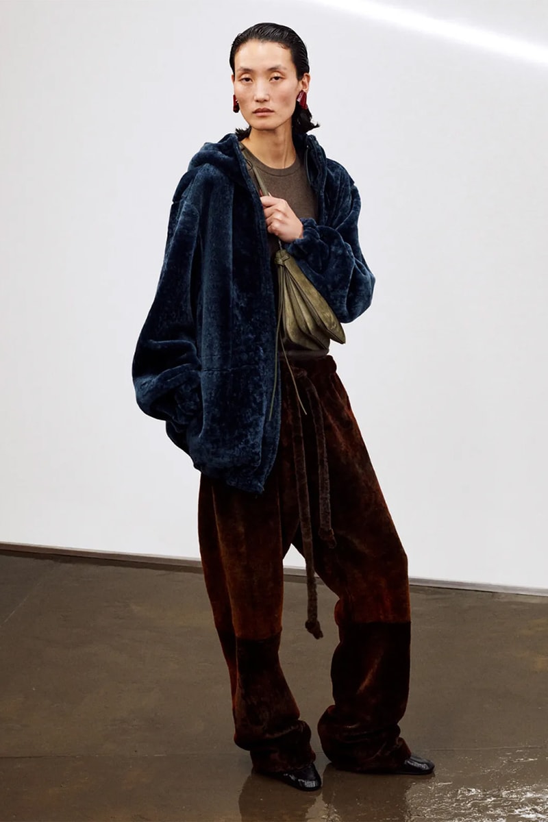 Phoebe Philo Collection E 系列 Lookbook 发布信息 | Hypebeast