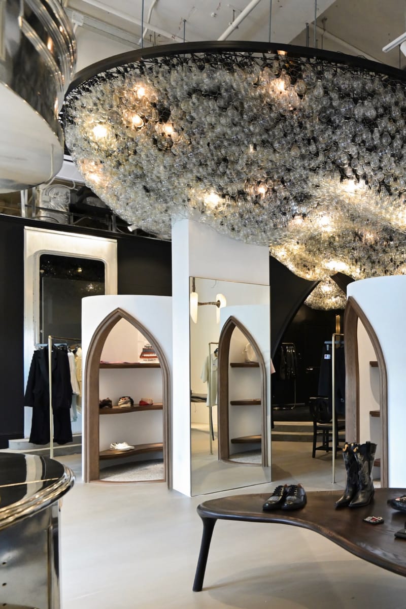 アート・デザイン・音楽 UNDERCOVER INTERMISSION UNDERCOVER Opens Hong Kong Repulse Bay Store Art Info | Hypebeast