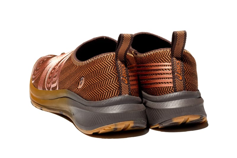 ASICS LYASA FF Tabi Caramel/Rose Gold & Grey/Silver | Hypebeast