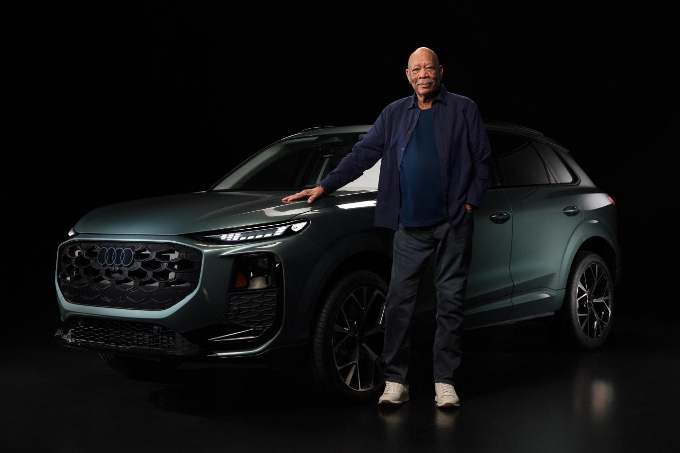 Chase Infiniti at Morgan Freeman, bibida sa bagong Audi Q3 campaign ...