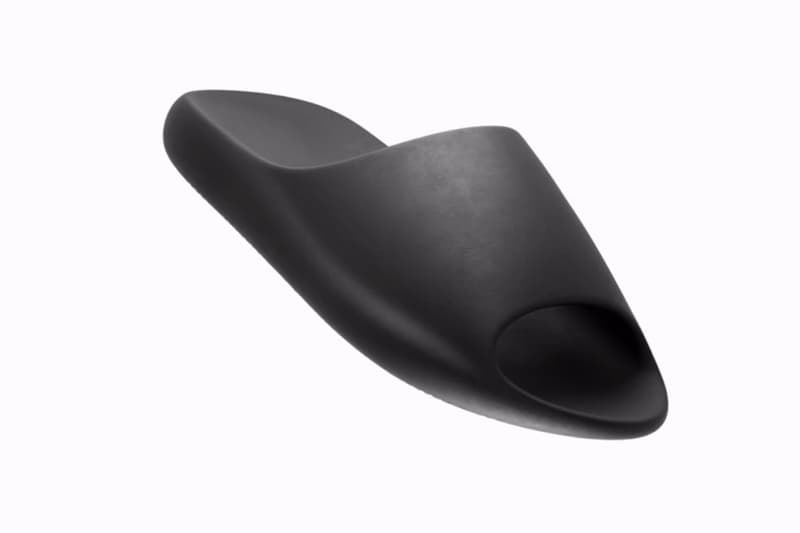 YZY Unveils the New YS-02 Slide in Stealthy Black | Hypebeast