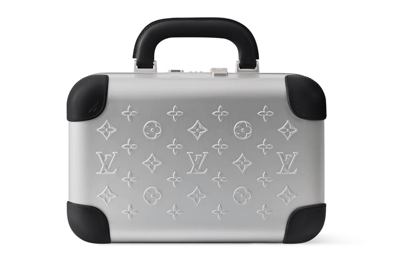 Louis Vuitton ケース　アニバーサリー限定希少未使用品 ルイ・ヴィトンxマーク・ニューソンによる初のアルミニウム製スーツ